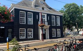 Aparthotel Bob W Oosterpark  4*